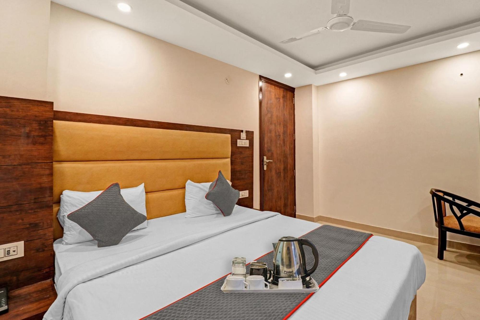 Townhouse Tark Inn New Delhi Exterior foto