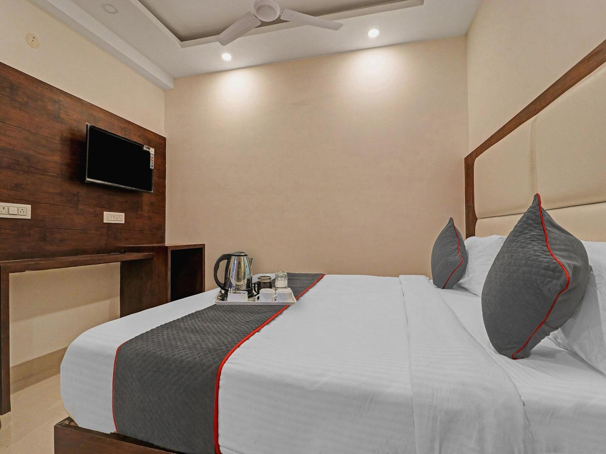 Townhouse Tark Inn New Delhi Exterior foto