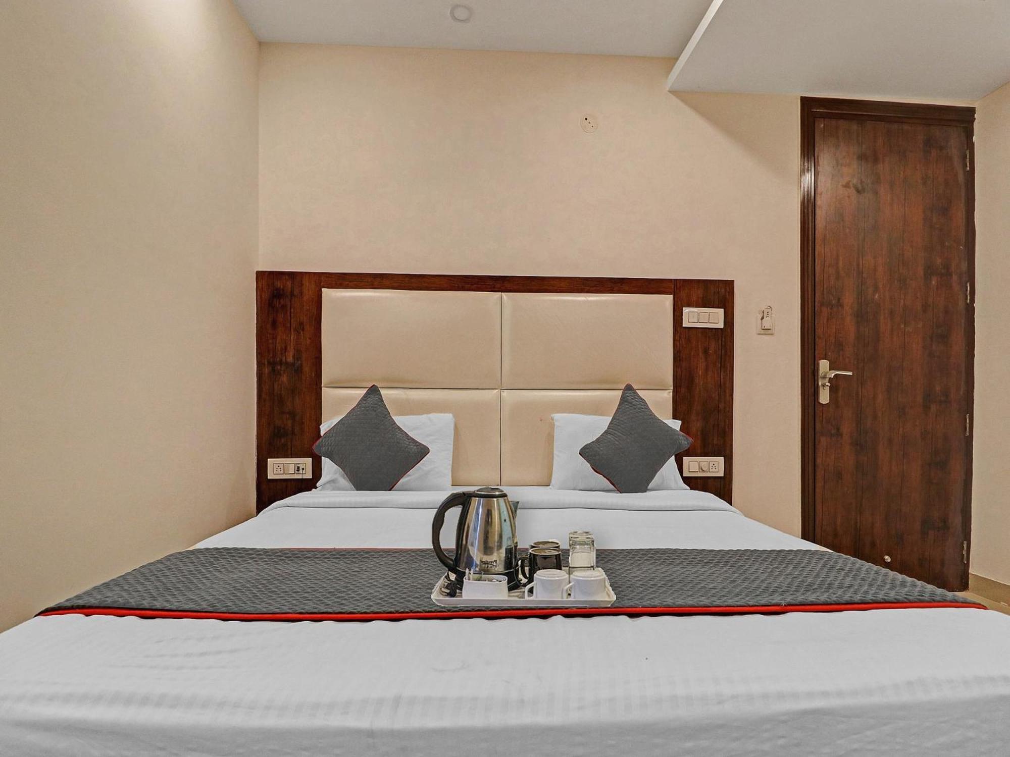 Townhouse Tark Inn New Delhi Exterior foto