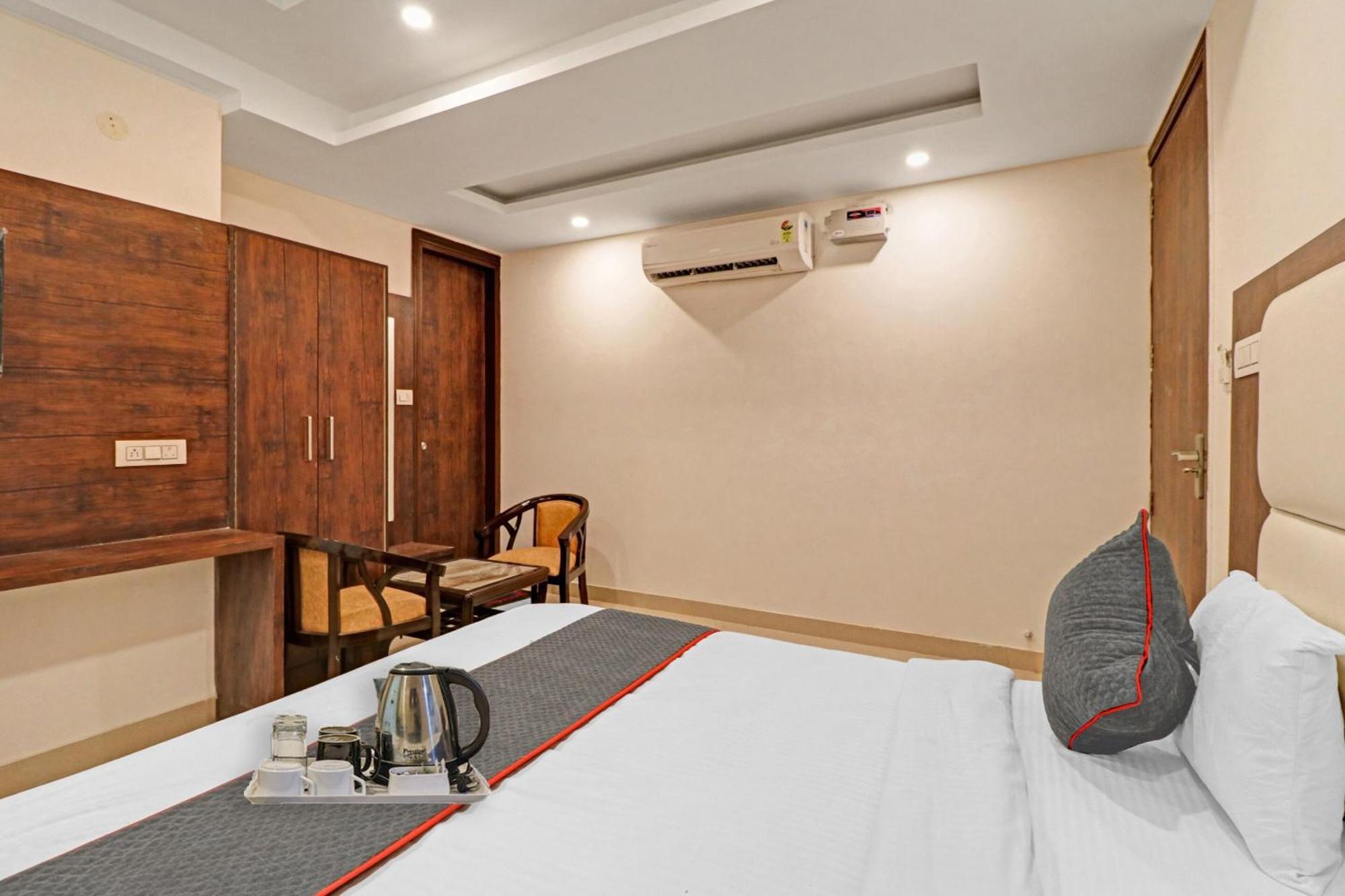 Townhouse Tark Inn New Delhi Exterior foto