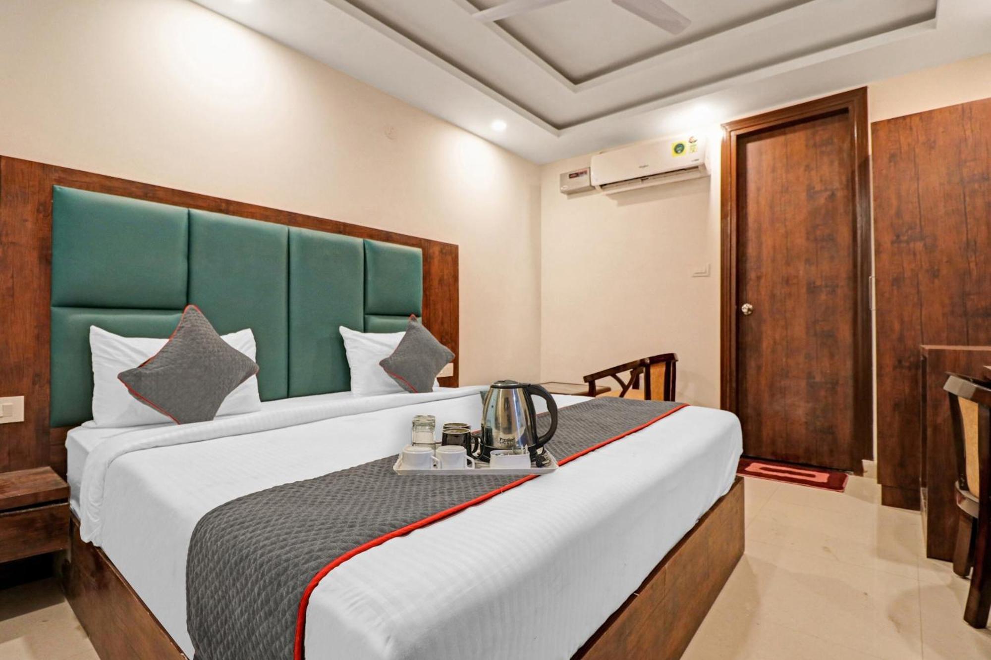 Townhouse Tark Inn New Delhi Exterior foto