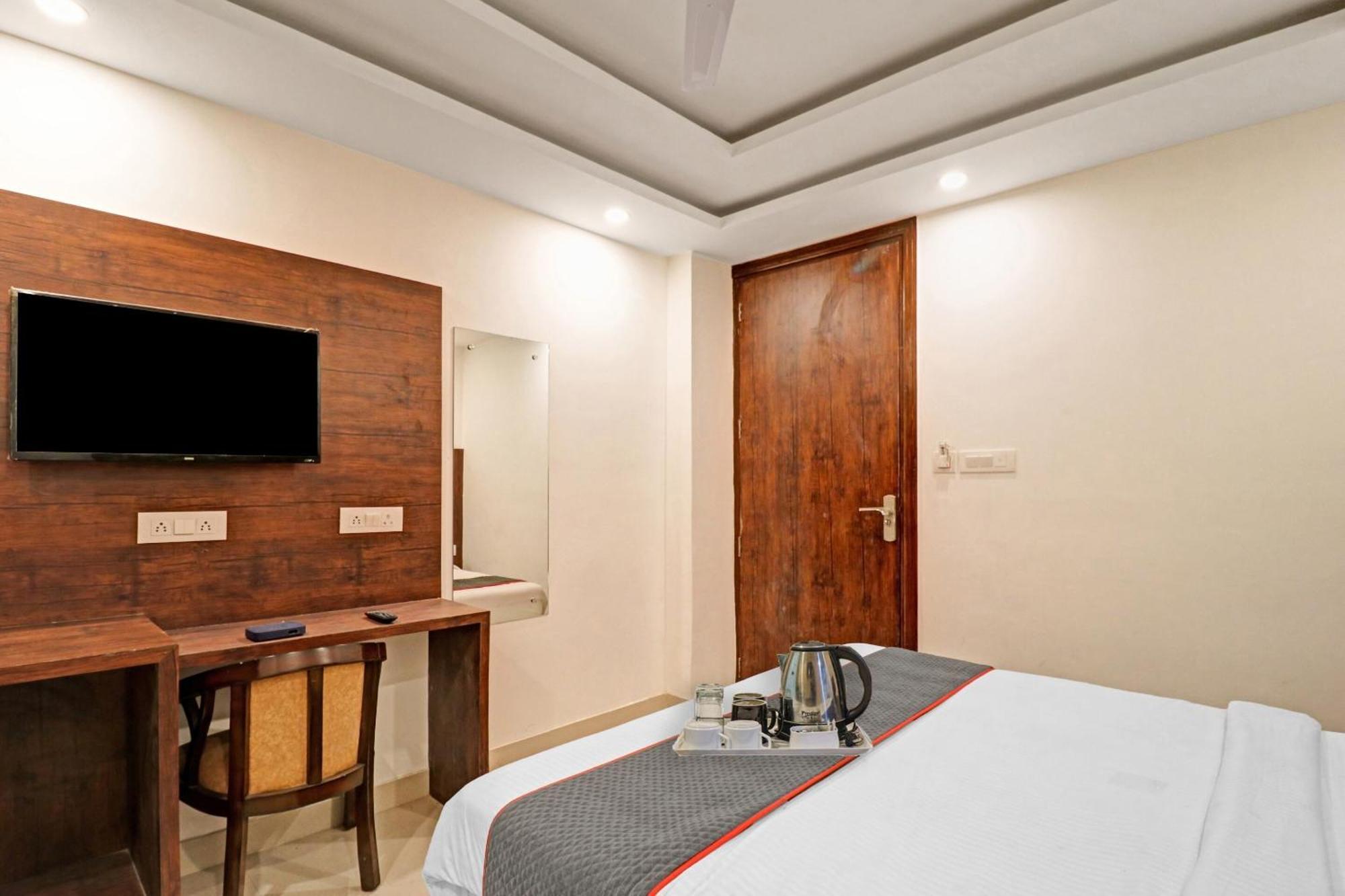 Townhouse Tark Inn New Delhi Exterior foto